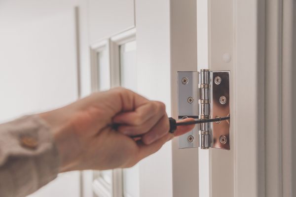 Cost of Hinge Repair in North Little Rock