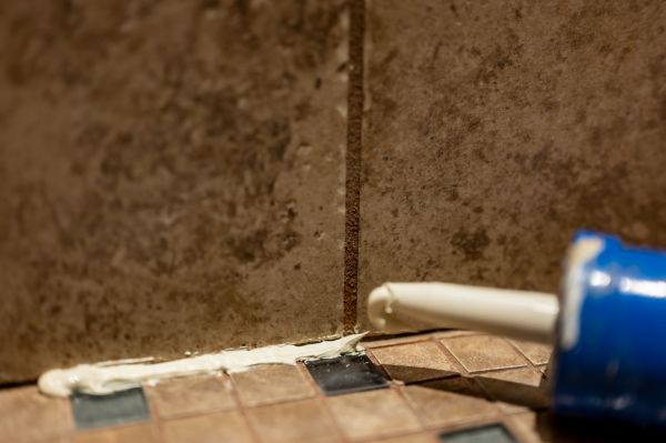 Cost of Shower Caulk Replacement in North Little Rock